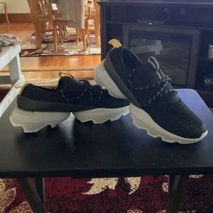 Woman’s size 8.5 Sorel Kinetic Impact Lace Sneaker